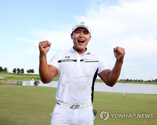 '근육남' 서요섭, KPGA 사상 첫 3주 연속 우승 도전