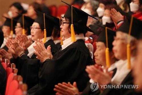 "글 못배운 恨 푸니 인생 봄날"…문해교육 학습자 50만명 넘어