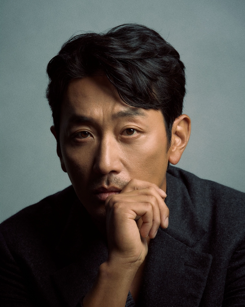 Ha Jung Woo "Um personagem irreal que pode ser transformado em filme... Eu quero ir a um Emmy no ano que vem."