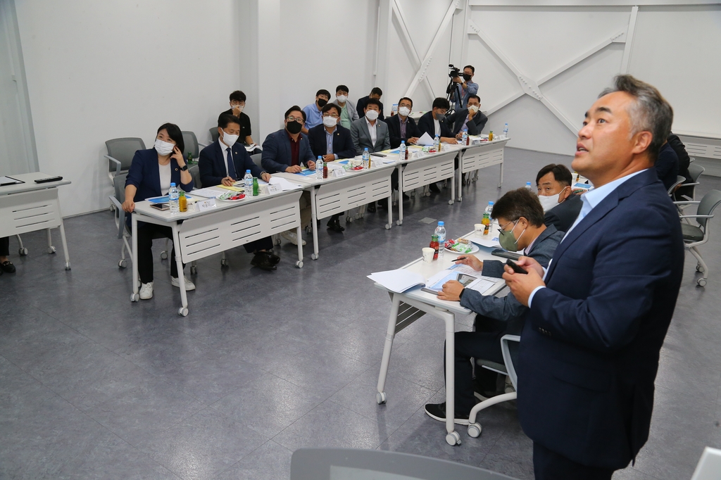 강원도의회, 심의 안건 현장 살피고 직원 격려하고 '동분서주'