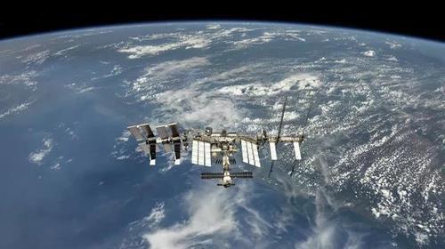 러 "美와 ISS 프로젝트 2028년까지 연장할 가능성 높아"