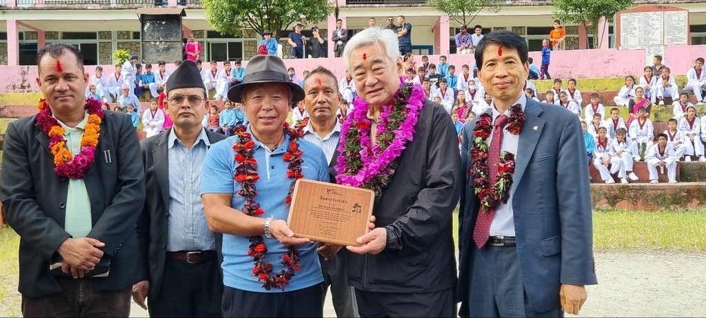 엄홍길휴먼재단, 네팔 청소년에 태권도·한국어 가르친다