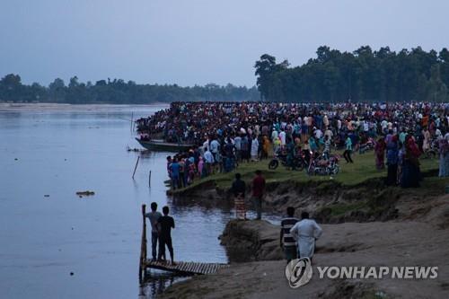 방글라 북부 선박 침몰 사망자 50명으로 늘어…"40여명 실종"(종합)