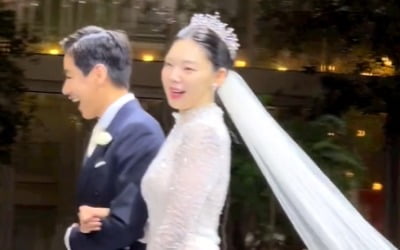 이다은♥윤남기, 결혼식 행진 장면 공개…이혜영, 특급 의리[TEN★]