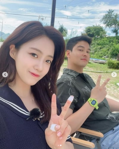 함은정, '우결' 이장우와 10년만에 만남...우정 커플 투 샷[TEN★]