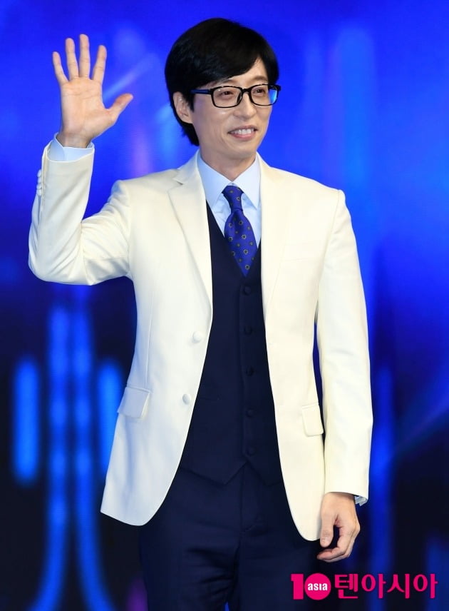 [TEN 포토] 유재석 '새로운 예능으로 인사드려요'