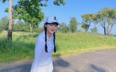 유인영, 골프장 빛낸 '여배우 미모'…"난 즐거워"[TEN★]