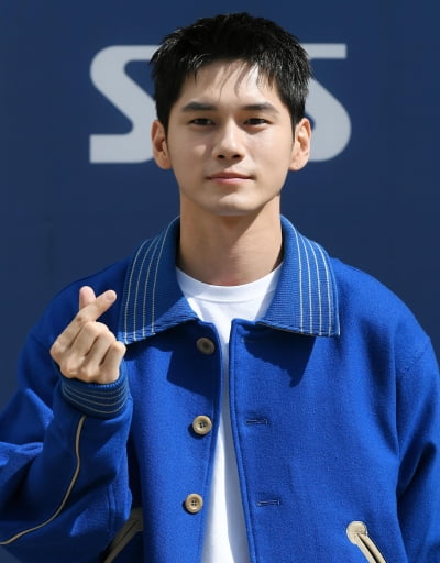 [TEN 포토] 옹성우 '영화 '인생은 아름다워' 사랑해주세요'