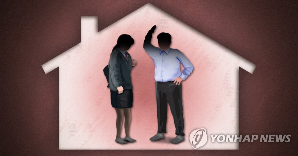 욕얻어먹으며 "편안하십니까"…경찰, 명절 가정폭력 예방 '진땀'