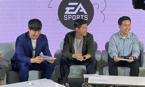 Ji-Sung Park appeared in the PC room at Gangnam Station |  Hankyung.com