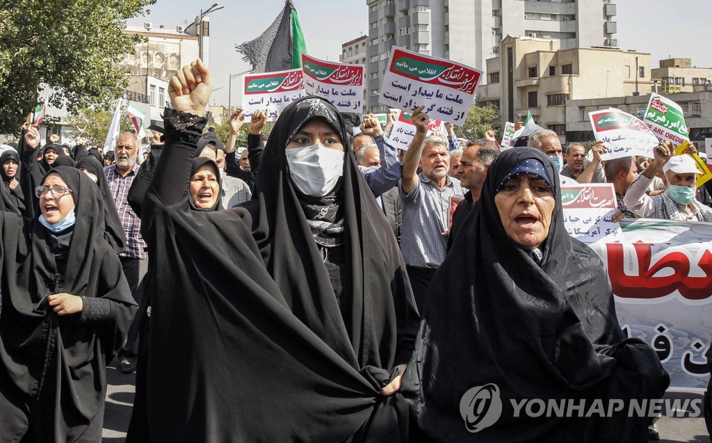 "더는 잃을 것도 없다" 분노에 이란 반정부 시위 '들불'