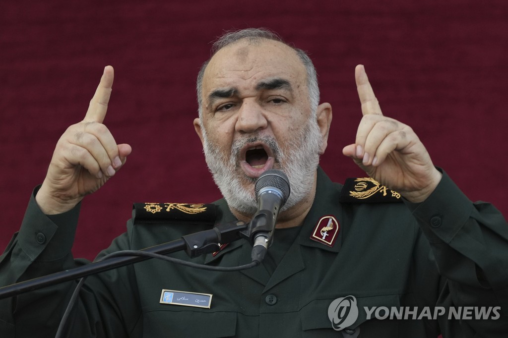 이란 혁명수비대 총사령관 "강대국에 군사장비 수출했다"