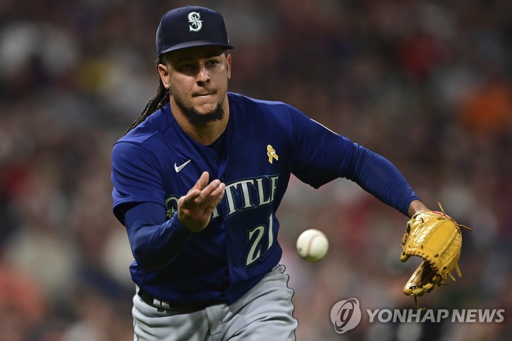 MLB 시애틀, '이적생' 카스티요와 5년 1억800만 달러 연장 계약