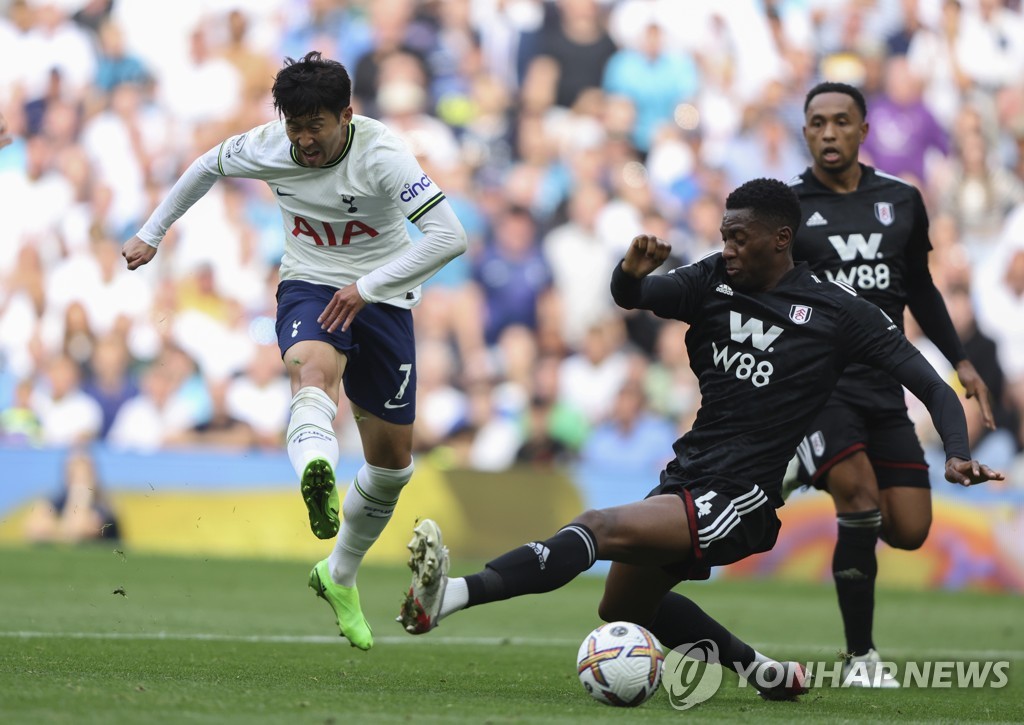 [英여왕 서거] 영국 프로축구 프리미어리그 주말 경기 취소