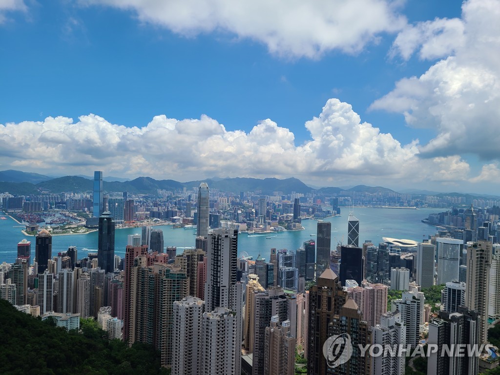 홍콩 입국자 호텔 격리 2년여만에 폐지…"3일간 추적 관찰"(종합)