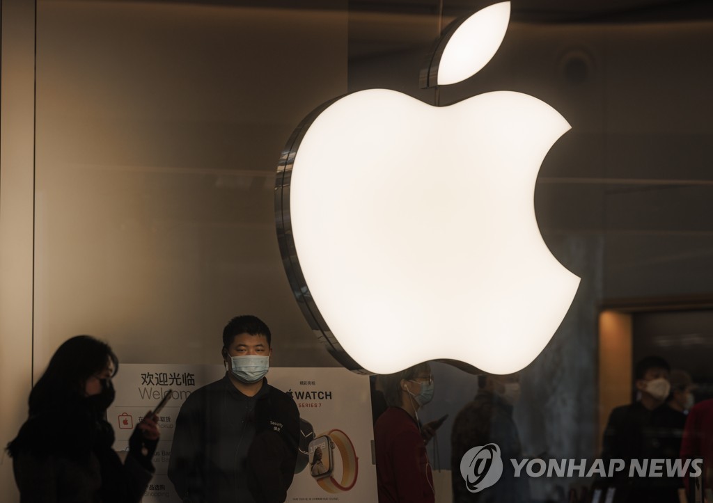 美의회, 아이폰14 中반도체 탑재설에 "애플 불장난 말라" 경고