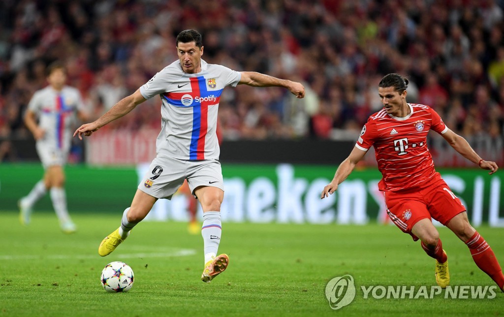 '더비 주인공' 레반도프스키 침묵…뮌헨, 바르사에 2-0 완승