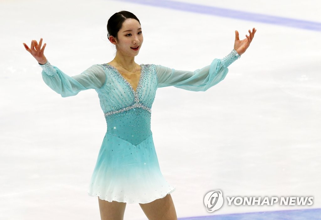 피겨 유영, 2022-2023시즌 첫 국제 대회 쇼트 1위…김예림 5위