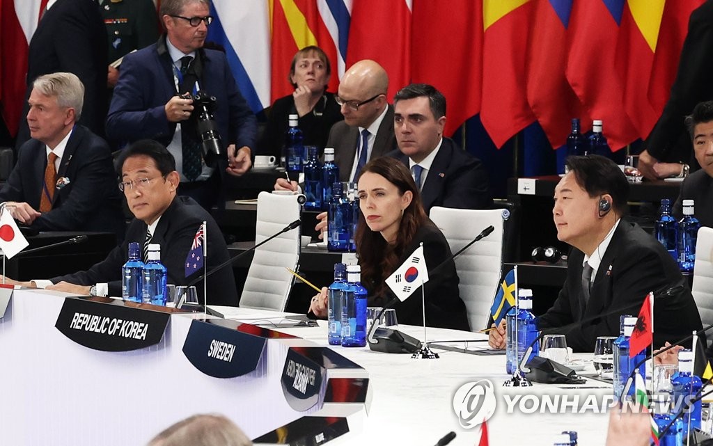 尹, 영·미 오가며 릴레이 정상외교…새 정부 첫 한일정상회담(종합)