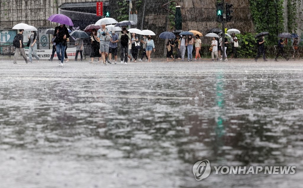 울진 등 경북 3곳 호우주의보 해제…포항·경주에 태풍경보 유지