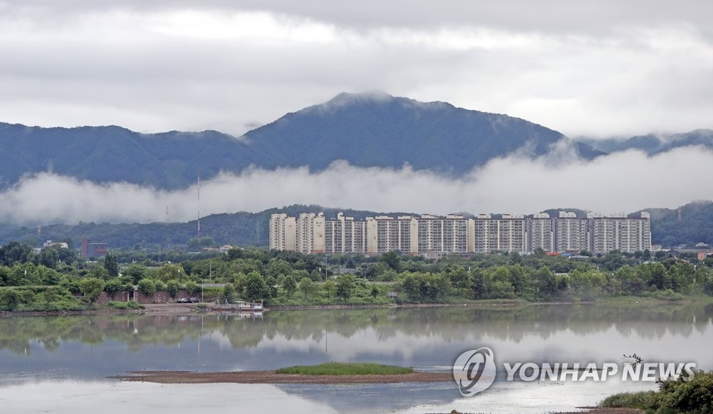 강원 흐리고 영동 5㎜ 비…산지 짙은 안개 조심