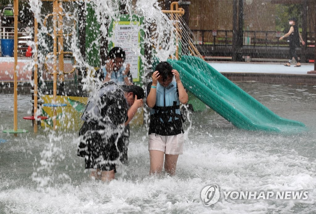 70여명 피부염 환자 나온 부산 물놀이장 원인 규명 못 해