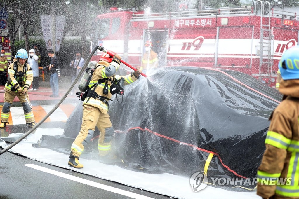 전기차 화재 작년 23건, 1년새 2배…아직 미흡한 진압장비