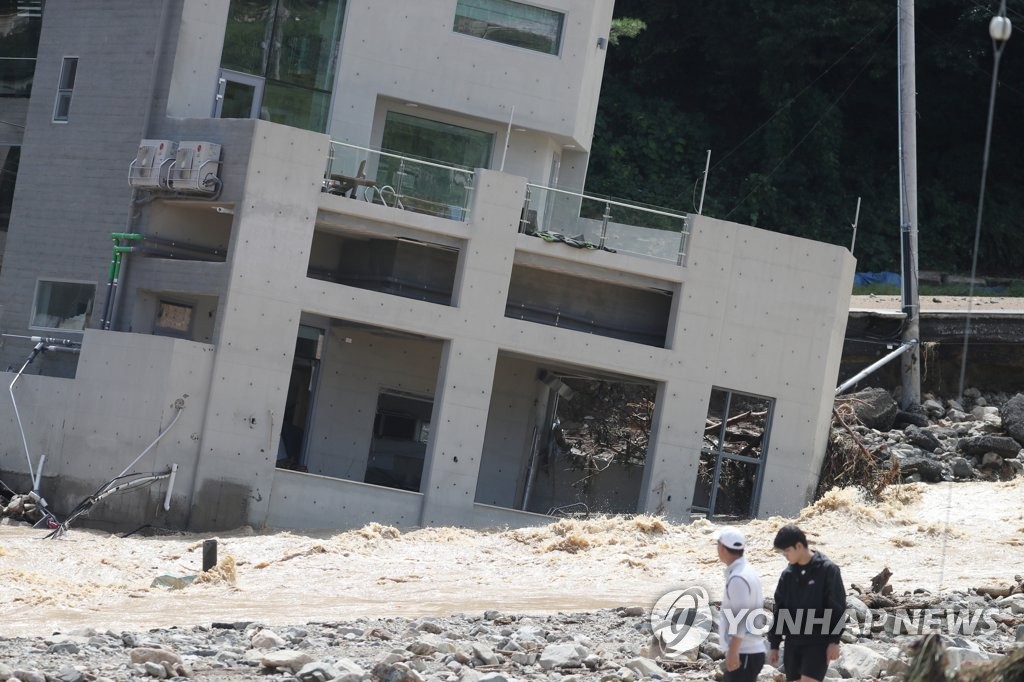 '모두 힘 모아'…태풍 아픔 딛고 수해 복구 구슬땀(종합2보)