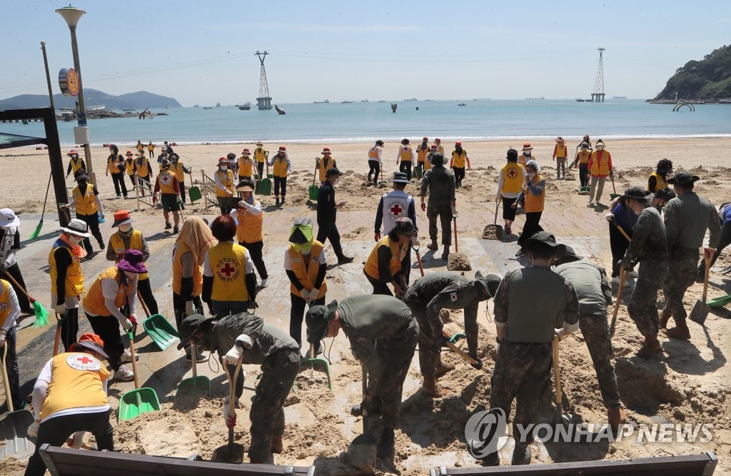 '모두 힘 모아'…태풍 아픔 딛고 수해 복구 구슬땀(종합2보)