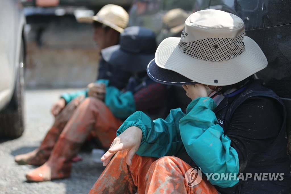 '모두 힘 모아'…태풍 아픔 딛고 수해 복구 구슬땀(종합2보)