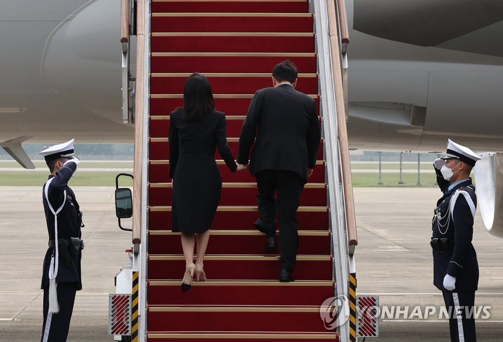 President Jeong Jin-seok, chairman of the vice chairman, is sent back to the couple on their tour