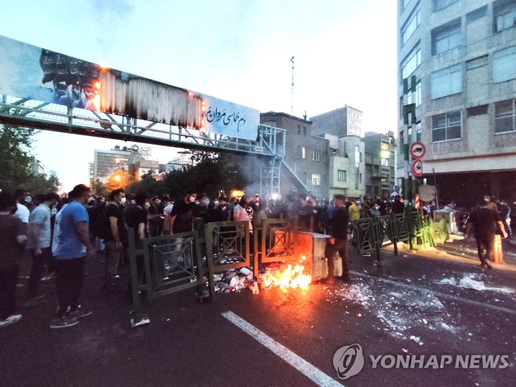 이란 '히잡 의문사'에 서방 압박 고조…캐나다 "책임자 제재"