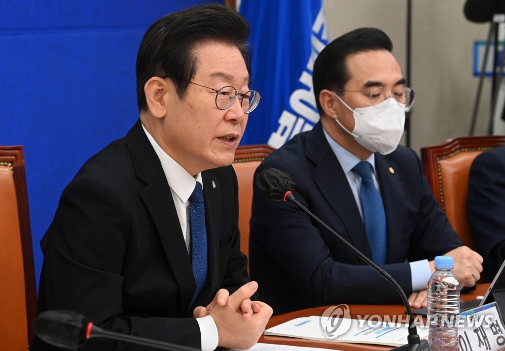 이재명, '정치적 고향' 경기도서 최고위·예산협의