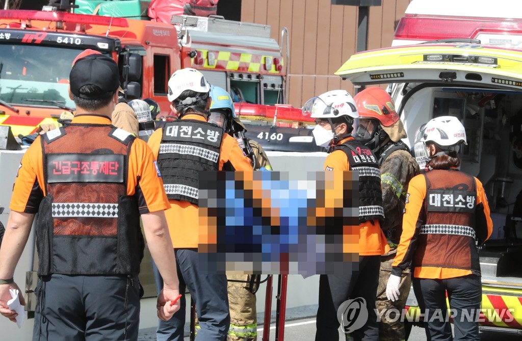 대전 현대아울렛 화재참사로 7명 사망·1명 중상…110명 대피