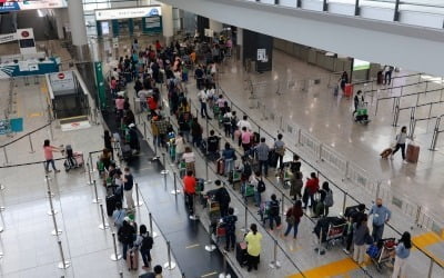 홍콩, 입국자 호텔 격리 규정 폐지…오는 26일부터 적용
