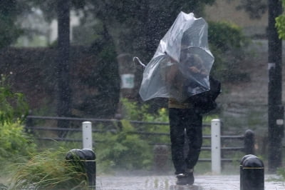일본 오키나와, '힌남노'에 11만명 피난지시…3400가구 정전