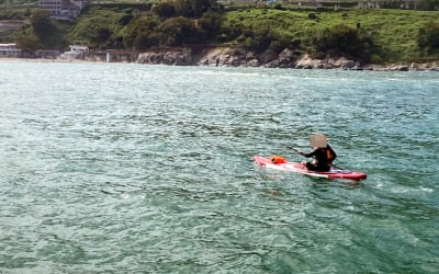 힌남노 북상하는데 바다서 패들보드 탄 30대…결국 경찰 출동