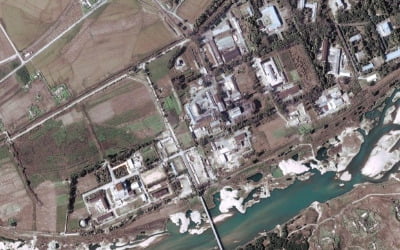 IAEA 사무총장 "北 우라늄 농축시설 계속 가동…건물 3분의1 확장"