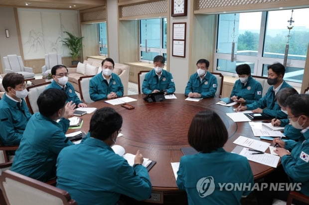 '잠 못드는 용산'…尹, 철야 대기하며 힌남노 대응 총력