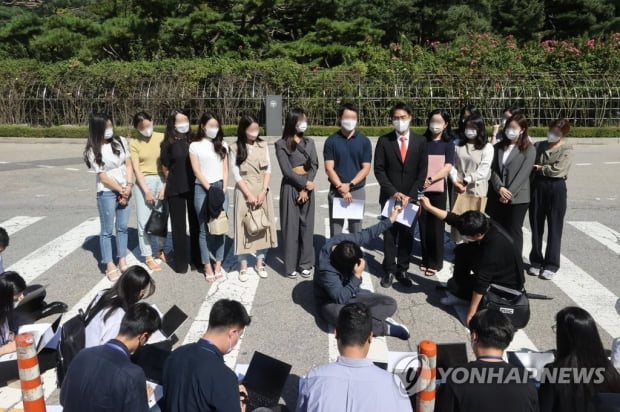 한국 승무원만 근로 계약 종료한 中동방항공…법원 "부당 해고"