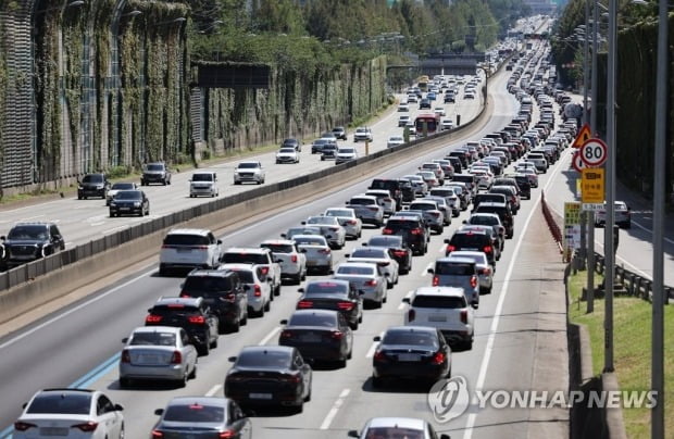 고속도로 양방향 정체 이어져…부산→서울 6시간 30분