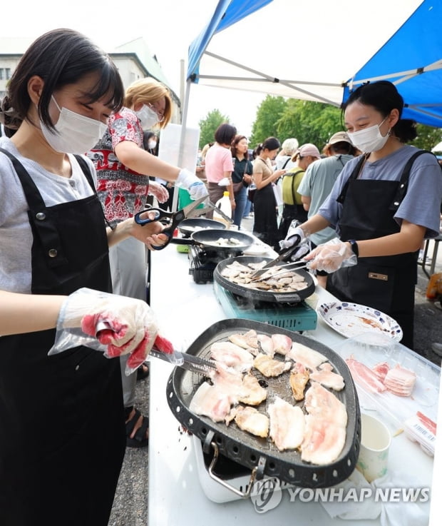 "입학 3년 만에"…코로나19 후 첫 대면 축제에 들뜬 대학가