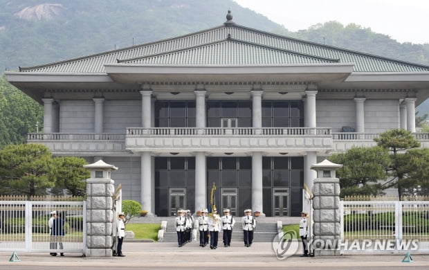 '집무실 이전' 2라운드?…'800억대 예산' 영빈관 신축 논란