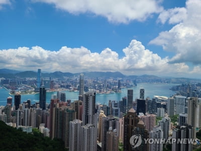 홍콩 재계 "방역 추가완화 안 하면 싱가포르에 뒤처져"