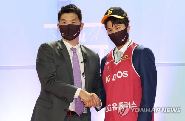 1st place professional basketball rookie Yang Jun-seok LG is a team with a lot of enthusiasm from fans