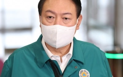 [속보] 윤 대통령 "국민 생명·안전에 최선…오늘 비상대기"