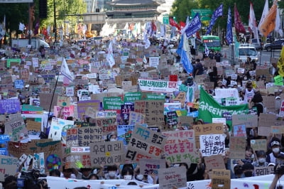 서울 도심서 대규모 집회·행진…교통 정체