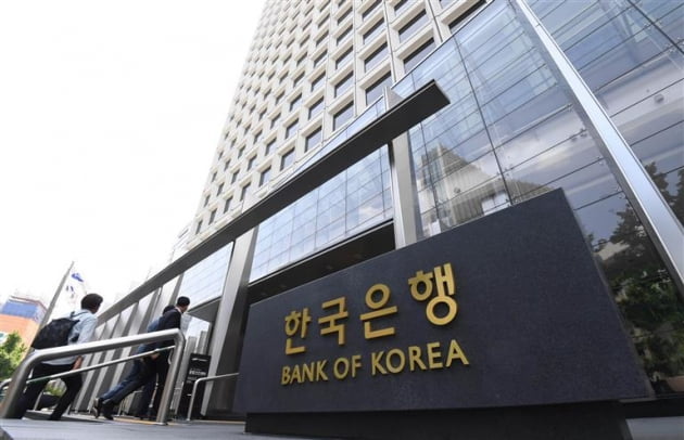 한국은행, 사상 처음 외환보유액 '백브리핑' 나선 이유 [조미현의 BOK 워치]