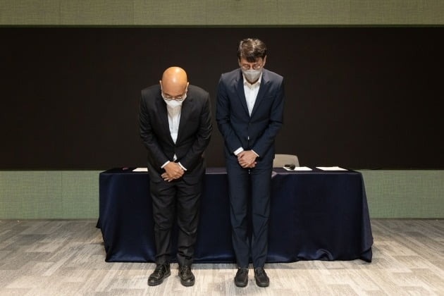 남궁훈 카카오 대표(왼쪽)가 사임을 결정했다. (사진=카카오)