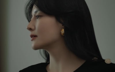 배우 이영애 'KB 골드 앤 와이즈 더 퍼스트' 광고 첫 등장